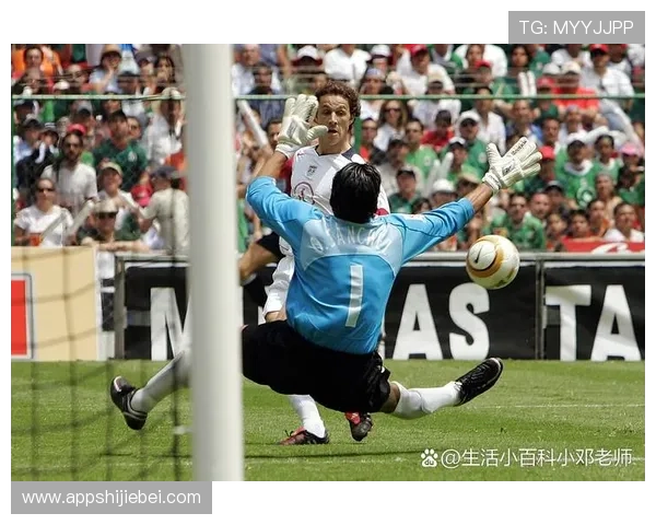 世界杯直播首个乌龙球引发网友热议：赛场上的意外失误与精彩瞬间